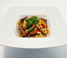 Лапша удон с говядиной