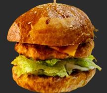 Бургер с бараниной на фирменной булочке