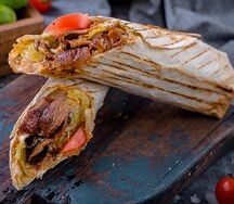 Мегашаурма Курица, телятина и ягненок в лаваше