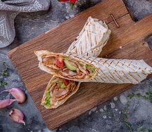 Мегашаурма из рыбы в лаваше