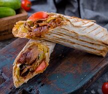 Мегашаурма Курица с ягненком в лаваше