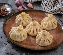 Отварные хинкали по-грузински с телятиной и свининой