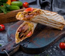 Мегакуриная шаурма в лаваше