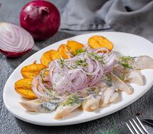 Селедочка с жареным молодым картофелем