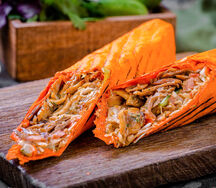 Шаурма с курицей, телятиной и ягненком в сырном лаваше