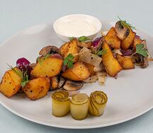 Сковорода с грибами и картошкой