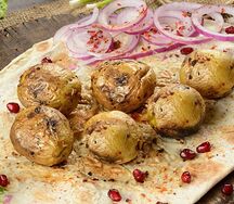 Молодая картошка с салом