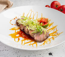 Ростбиф с медово-имбирной заправкой