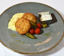 Щучьи котлеты с картофельным пюре