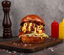 Бургер с брискетом