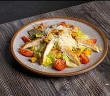 Салат Цезарь из курицы