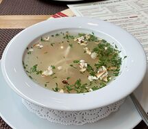 Куриная похлёбка с перепелиным яйцом