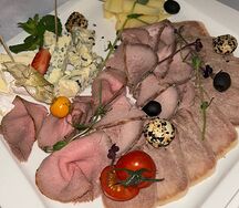 Мясные и сырные деликатесы