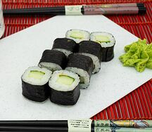 Мини-ролл с огурцом