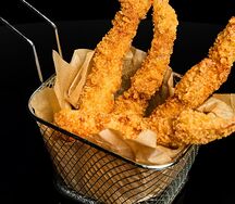 Куриные стрипсы с соусом чеддер