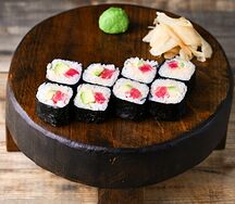 Ролл маки с тунцом