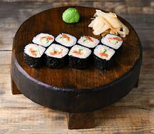 Маки-ролл с лососем