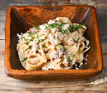 Феттуччине с курицей и грибами