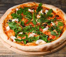 Пицца из дровяной печи с креветками