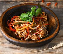 Гречневая лапша с курицей