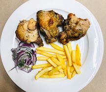 Шашлык из курицы и картофель фри