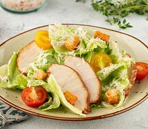 Салат Цезарь с курицей