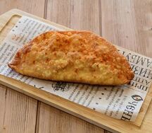 Хушур с сыром и зеленью