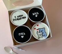 Набор Cake to go №1 с котиками. Красный бархат с клубникой и Банан-карамель