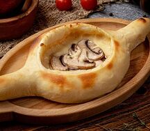 Хачапури по-аджарски с шампиньонами