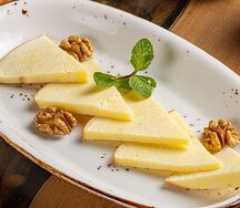 Сулугуни копчёный