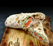 Шаурма с курицей на углях