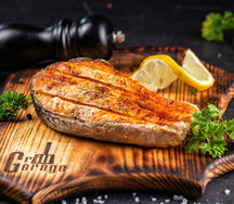 Стейк из семги на углях