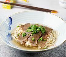 Фирменная лапша ручного приготовления с говядиной