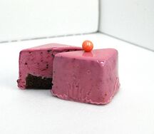 Муссовое пирожное Смородина-Шоколад
