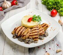 Куриная грудка с пюре