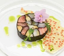 Рыбное трио с черной икрой и мятным соусом