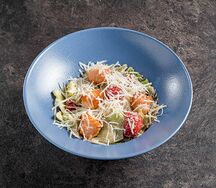 Салат Цезарь с креветками