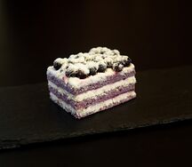 Пирожное Лавандовое с черникой