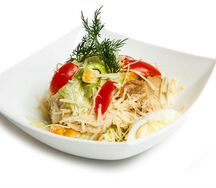 Салат Цезарь с курицей