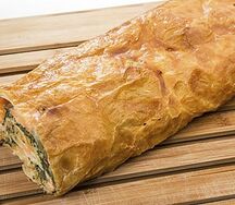 Штрудель с семгой и шпинатом