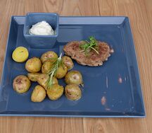 Котлетка мясная с картофелем бэйби