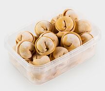 Большие мясные пельмени