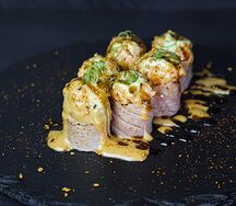 Ролл опаленный Tuna