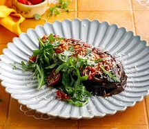 Слоеный баклажан с мясом и копченым сыром