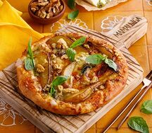 Хачапури с грушей и сыром горгонзола