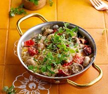 Запеченные шампиньоны с сулугуни с соусом чкмерули