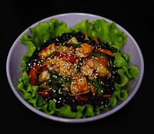 Вок-коробочка с рисом и курицей
