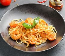 С креветками под соусом биск