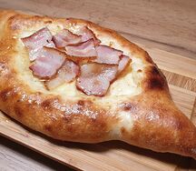 С беконом