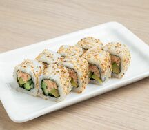 Ролл Калифорния с кунжутом
